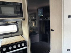 Caravane d'occasion 2024 F-o-r-e-s-t R-i-v-e-r S-a-l-e-m 26DBUDX à vendre - Product Image 3