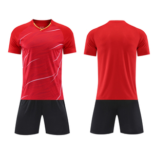 เสื้อยืดสำหรับวิ่งเสื้อฟุตบอลผ้าโพลีเอสเตอร์100% สีดำและสีแดง - Product Image 3