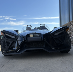 57XAAPHD6M8143213 2021 SL AutoDrive Roadster de tres ruedas de lujo con bajo kilometraje - Product Image 3