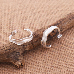 Pour les femmes porter plaine métal sculptural géométrique cerceau laiton argent plaqué demi-ouvert cerceau boucle d'oreille tenue décontracté cadeau pour elle - Product Image 3