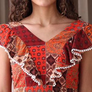 เดรสมีระบายแขนกุดเหนือเข่าพิมพ์ลายสำหรับผู้หญิงชุดเดรสคอวีแขนกุด - Product Image 1