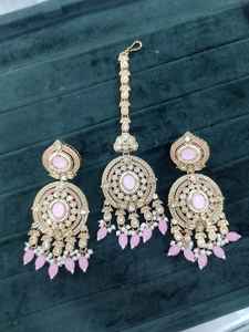 Boucles d'oreilles en alliage de cristal avec Maang Tikka, style ethnique, bijoux de mode pour femmes, mariage, festival, fête et occasions de cadeaux - Product Image 3
