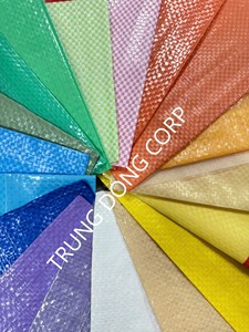 Sacos de arroz tejidos de PP laminados BOPP de alta calidad con asa Certificado de grado alimenticio para 5kg a 10kg Hecho en Vietnam - Product Image 4