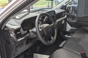 ฟอร์ด เอฟ-150 เอ็กแอล 4x4 ปี 2025 - Product Image 2