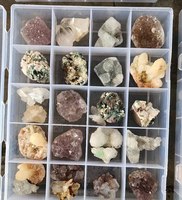 Mélange indien de zéolite Boîte Cluster Couleur naturelle Apophyillite d'Inde