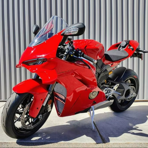 Motocicleta Deportiva Nueva Duccati Panigales V4 Roja, Personalizable de Grado Industrial, Soporte OEM, 1 Año de Garantía, Origen Estadounidense - Product Image 1