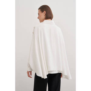 Blusa de Popelina Off-White con Cuello con Volantes y Bordado de Encaje - Product Image 6