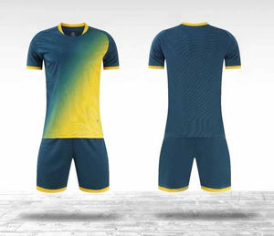 Uniforme de Fútbol Personalizado, Transpirable y Ligero, 100% Poliéster, con Colores y Logotipos Personalizados para Equipos de Fútbol - Product Image 4