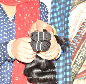 Extensions de cheveux humains indiens non traités, naturels, Remy vierges, ondulés, double trame, sans produits chimiques, ondulations profondes lâches - Product Image 4
