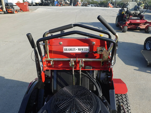 Cortadora de césped Bradley 36SC-CT25 de 36 pulgadas con motor Briggs & Stratton de 25 HP para uso comercial, en venta. - Product Image 4