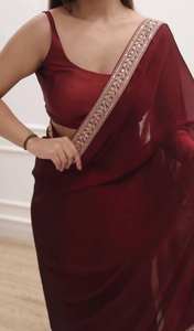 ส่าหรีปักลายสีแดงเลือดหมูสง่างามเหนือกาลเวลาสำหรับงานปาร์ตี้ห่อความรักประเพณีอันงดงามที่งดงามประดับหัวใจทุกดวง - Product Image 2