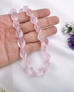 Perles de pierres précieuses fantaisie en quartz rose naturel d'Afrique torsadées pour la fabrication de bijoux fins - Product Image 4