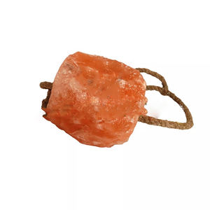 Избавляющая от животных ГИМАЛАЙСКАЯ СОЛЬ-100 натуральный блок соли на веревке для лошадей, оленей, крупного рогатого скота, кроликов, долговечный - Product Image 1