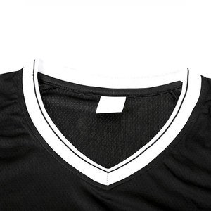 Maillot de basket-ball des Lakers personnalisé en gros, respirant, réversible, en polyester, grande taille, ensemble uniforme avec logo d'équipe imprimé - Product Image 3