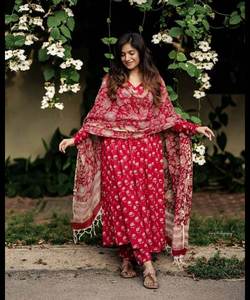 Party Wear Salwar Kurta for Women in Indian Punjabi Kaftan Style with Formal Lawn Suit and Elegant Boutique Robe - Product Image 3