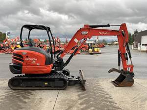 รถขุดขนาดเล็ก Kubota KX040-5 มือสอง 4 ตัน ระบบไฮดรอลิก แบบตีนตะขาบ พร้อมห้องโดยสารปิด  เครื่องยนต์ดีเซลประสิทธิภาพสูง - Product Image 5