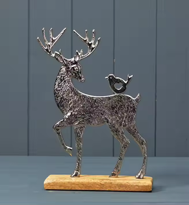 Juego moderno de renos decorativos de aluminio y metal de 2 unidades para diferentes formas para decoración del hogar de decor IMPEX - Product Image 6