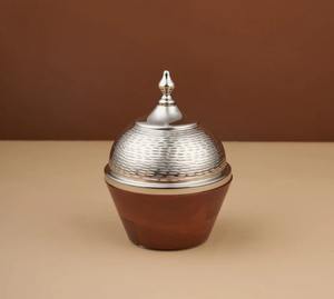 Tazón Martillado de Estilo Lujoso de Tendencia en Soporte de Madera y Metal, Color Personalizado Ecológico para Uso en Mesas de Bodas y Hoteles - Product Image 1