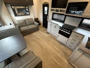 Usado, 2025, K-e-y-s-t-o-n-e C-o-u-g-a-r S-p-o-r-t 2700BH, listo para vender - Product Image 3