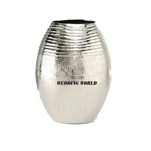 Florero de metal de lujo Calidad superior hecho a mano Diseñador Flor Titular Clásico Elegante Mesa Maceta de flores de lujo - Product Image 2