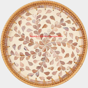 Bandeja de servicio de ratán redonda de alta calidad con Incrustaciones de nácar bandeja de mesa de centro de mimbre decorativa decoración del hogar a la venta - Product Image 1