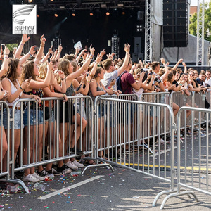 Barrières de contrôle de foule galvanisées robustes pour les événements et la sécurité publique - Product Image 5