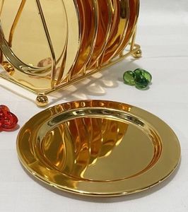 Plaques de chargeur métalliques chics au fini or conçues pour une élégance intemporelle sur les tables de fête et de vacances - Product Image 5