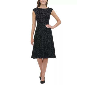 Abito Tommy Hilfiger da donna in velluto bruciato a maniche corte, modello A-Line, nero, taglia 10, con vita naturale, confortevole - Product Image 1