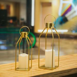 Lanterne décorative moderne de ferme Lanternes décoratives en métal pour l'intérieur et l'extérieur Centres de table en or - Product Image 2