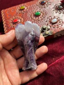 รูปปั้นอเมทิสต์รูปปั้นนางฟ้า3นิ้วที่ทำขึ้นอย่างชำนาญสง่างามสำหรับการรักษาฮวงจุ้ยบ้านสำนักงานขายส่ง - Product Image 2