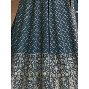 ชุดแต่งงานแบบดั้งเดิมผ้าจอร์เจตต์ปักลายสีน้ำเงินกรมท่าที่น่าหลงใหล - Product Image 2