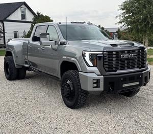 GMC Sierra 3500HD Denali Ultimate Crew Cab Dually PICKUP 2024, 6.6L V8 DIESEL, TRACTION ARRIÈRE AVEC 4X4 - Product Image 1