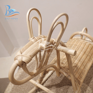 Cheval à bascule en rotin naturel écologique pour enfant, fabriqué au Vietnam - Product Image 3