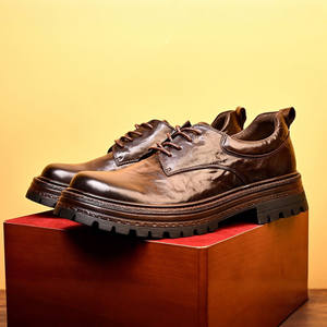 Chaussures décontractées légères avec semelle absorbant la transpiration et structure flexible, chaussures de tous les jours pour hommes, chaussures en cuir - Product Image 1