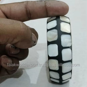 Bracelet élégant vintage fait à la main en nacre incrusté Design intemporel pour les femmes Bracelets de mode uniques par Falak World Export - Product Image 2