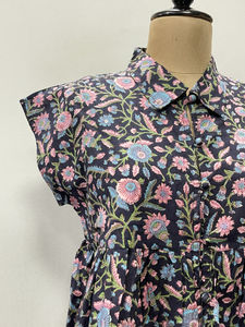 Débardeur pour femme en coton 100% fait main, style japonais, imprimé floral, col en V, écologique, avec décoration boutonnée - Product Image 3