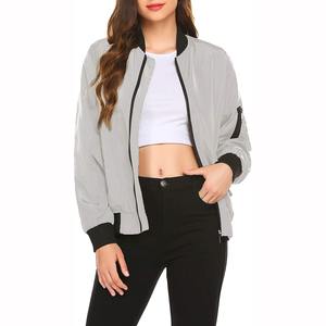 Chaqueta de bombardero de satén personalizada de alta calidad Chaqueta de poliéster de invierno para hombres y mujeres Chaqueta universitaria de satén de béisbol - Product Image 5