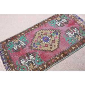 Alfombra Pequeña Vintage de 1.6x2.9 pies (49x87 cm), Alfombra Oriental de Lana Roja Turca - Product Image 2