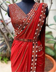 La última blusa pesada bordada de tela Georgette roja exclusiva Sari Indian & Pakistani Bridal Party Wear Boutique Style - Product Image 3