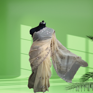 Vêtements élégants de saree en soie indienne traditionnelle finement brodée avec des conceptions complexes - Product Image 3