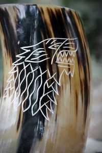 Chope à bière en corne véritable de style animal avec finition polie, poignée solide, fabriquée à la main et durable pour une utilisation classique au bar - Product Image 6