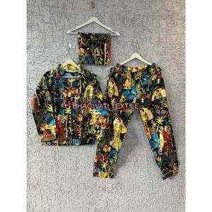 Pigiama stampato in cotone 100% da donna 2 pezzi Set di pura beatitudine per dormire a casa o in Hotel - Product Image 1
