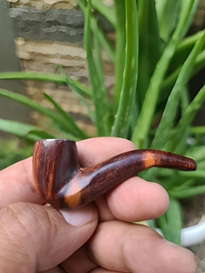 Pipa de Fumar de Madera Reutilizable y Ecológica, Hecha a Mano, Tipo Curvada, para Cigarros y Tabaco, con Artesanía Tradicional Moderna - Product Image 3