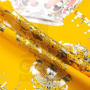 เสื้อยืดคอกลมผ้าคอตตอนทรงพอดีตัวสำหรับผู้ชายเสื้อยืดผ้าฝ้าย100% รุ่นตามสมัยนิยมทำจากพลอยเทียม - Product Image 4