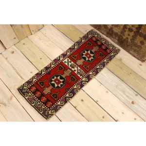 Tapis vintage 1,2 x 2,9 pieds, petit tapis turc, tapis en laine rouge à motifs floraux - Product Image 1