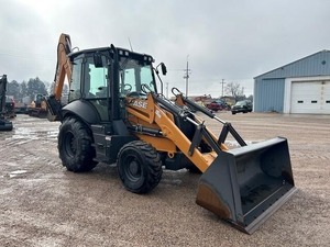 2024 utilisé pour la chargeuse-pelleteuse Case 580SV avec moteur Kubota Cylindre hydraulique Eaton Garantie 1 an - Product Image 5