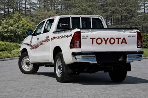 Toyota Hilux SUV 2025 Euro II, transmission automatique, sièges en cuir, toit ouvrant, à vendre - Product Image 5