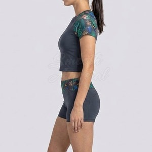 Ensemble short et haut court de sport pour femme, respirant, léger, séchage rapide, coupe confortable, idéal pour le yoga et la course à pied - Product Image 5