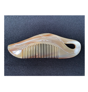 Peines de búfalo hechos de cuernos de búfalo para peluquerías y estilistas para reventa de buena calidad - Product Image 1