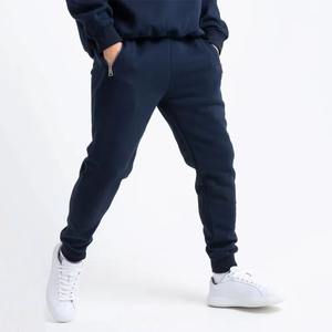 ชุดวอร์มผ้าฝ้ายยูนิเซ็กซ์ พิมพ์ลายตามสั่ง ล้างสีแบบเอซิด ผ้าฟลีซเป็นมิตรกับสิ่งแวดล้อม เสื้อฮู้ดและกางเกงขายาวสำหรับฤดูหนาว 100% ผ้าฝ้าย พร้อมโลโก้ผู้ชาย - Product Image 3